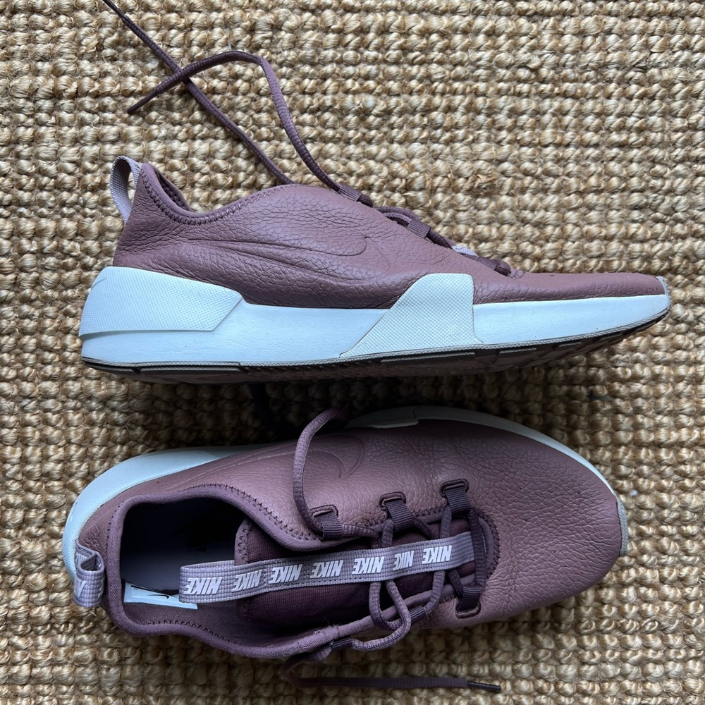 Nike Leather Lifestyle Shoe